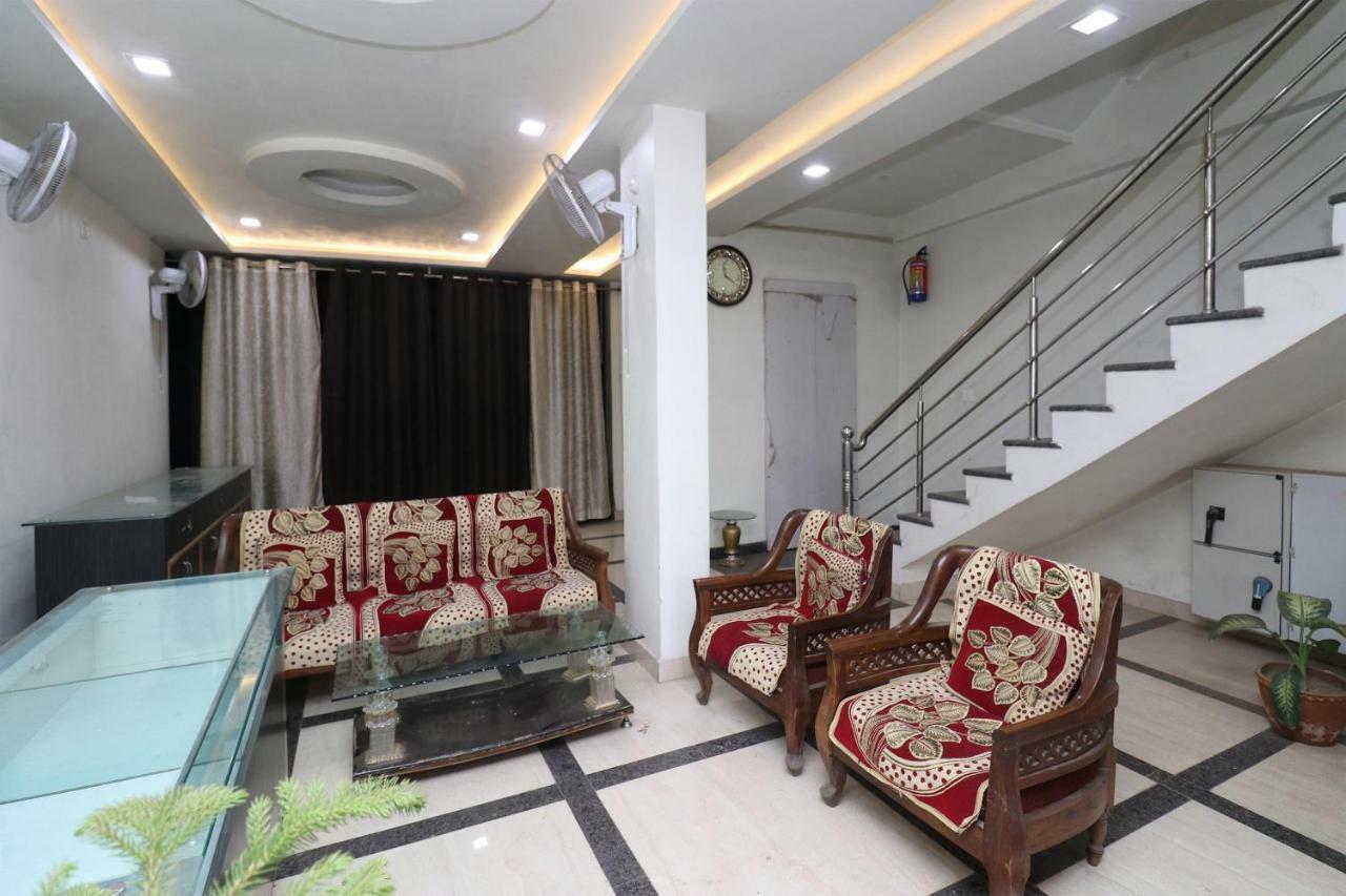 Oyo 30698 Hari Om Guest House Jādabpur Zewnętrze zdjęcie