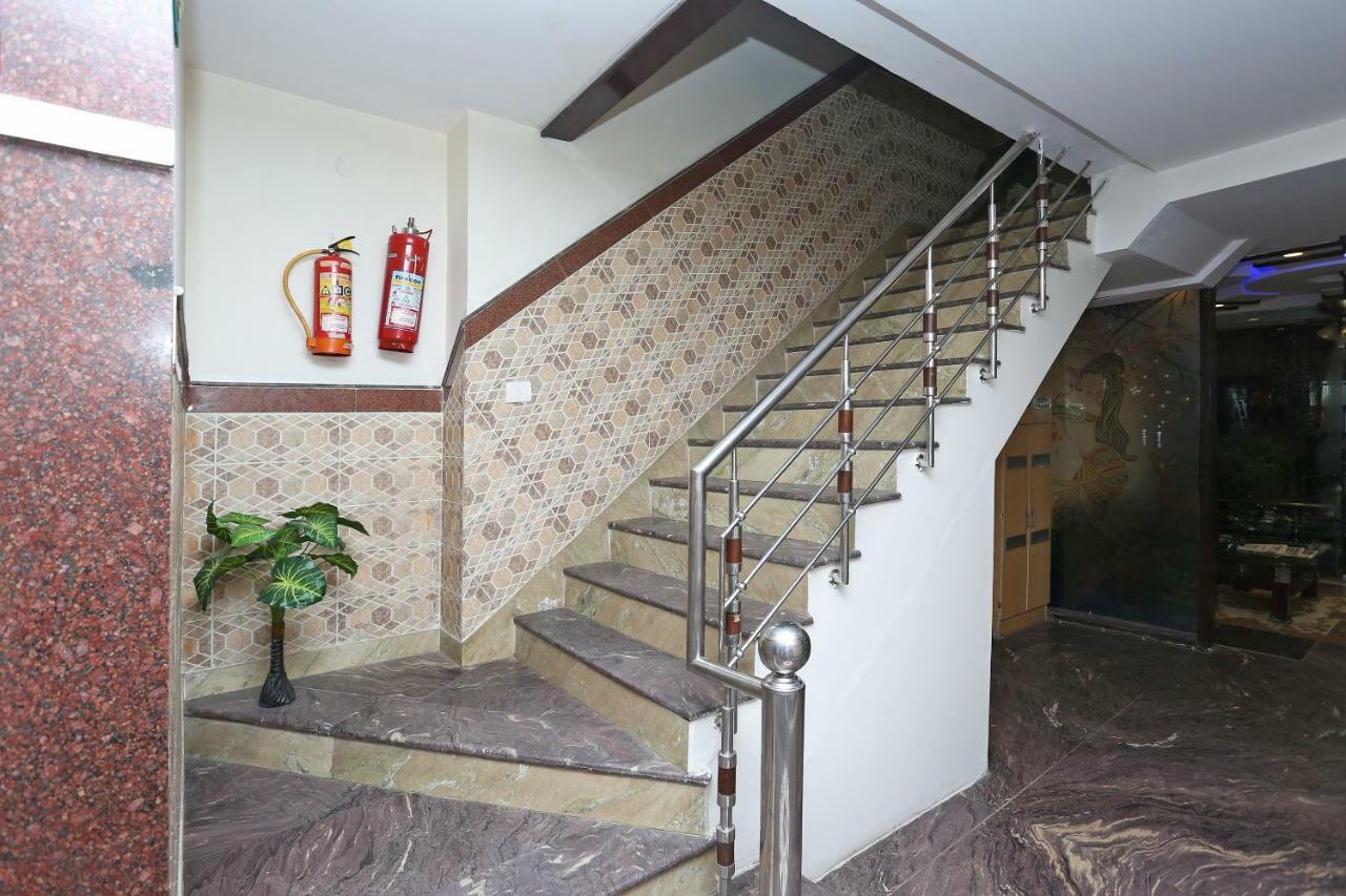 Oyo 30698 Hari Om Guest House Jādabpur Zewnętrze zdjęcie